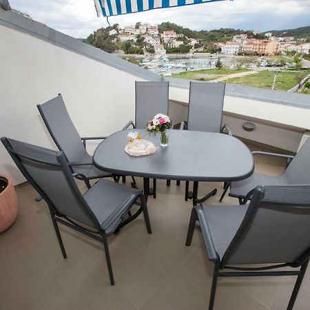Apartment Sanja Rab Town Bagian luar foto