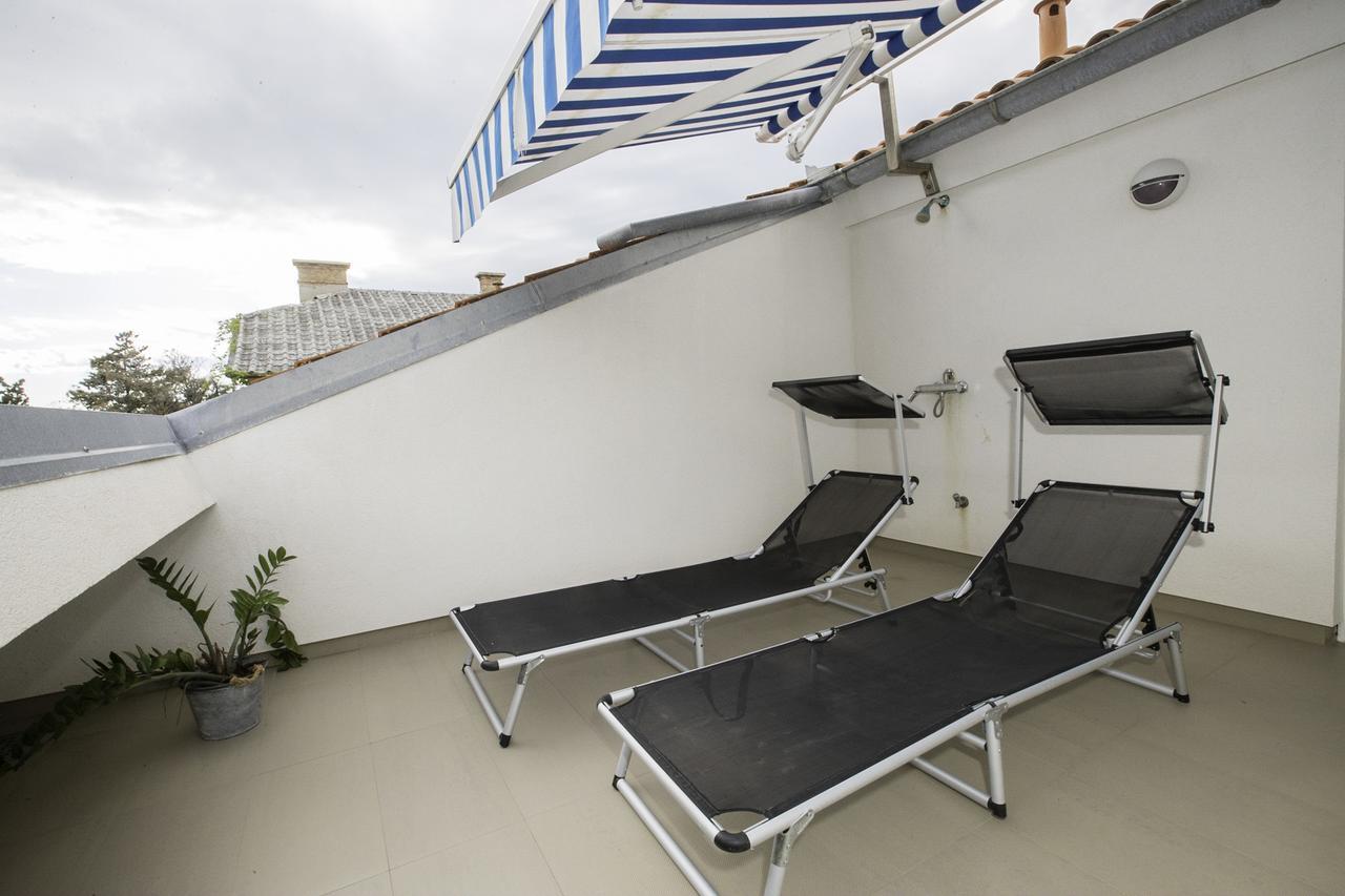 Apartment Sanja Rab Town Bagian luar foto