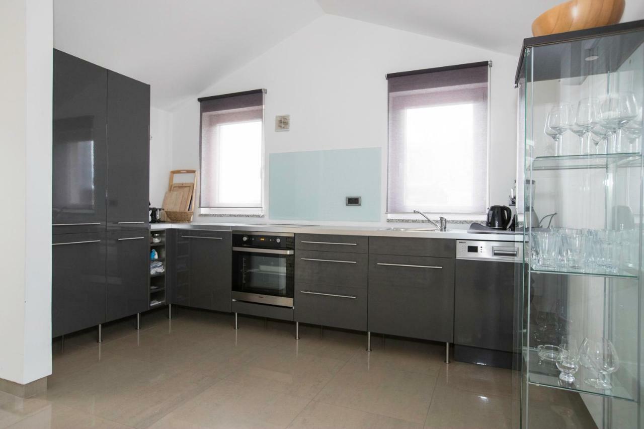 Apartment Sanja Rab Town Bagian luar foto